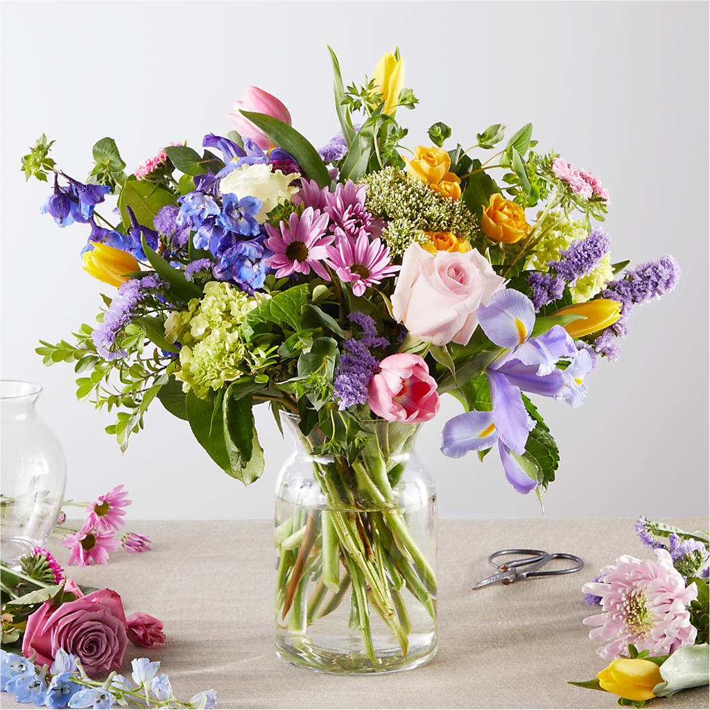 Pastel Tradition - A Florist Original – Loveland Colorado Flowers, Loveland CO